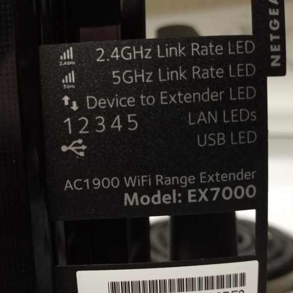 Netgear ac1900 wifi extender ex7000 - Picture 3 of 4